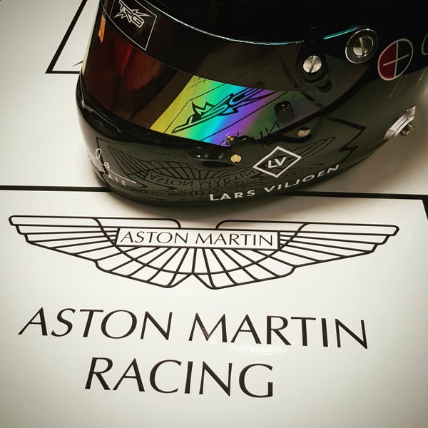 Aston Martin LV helmet