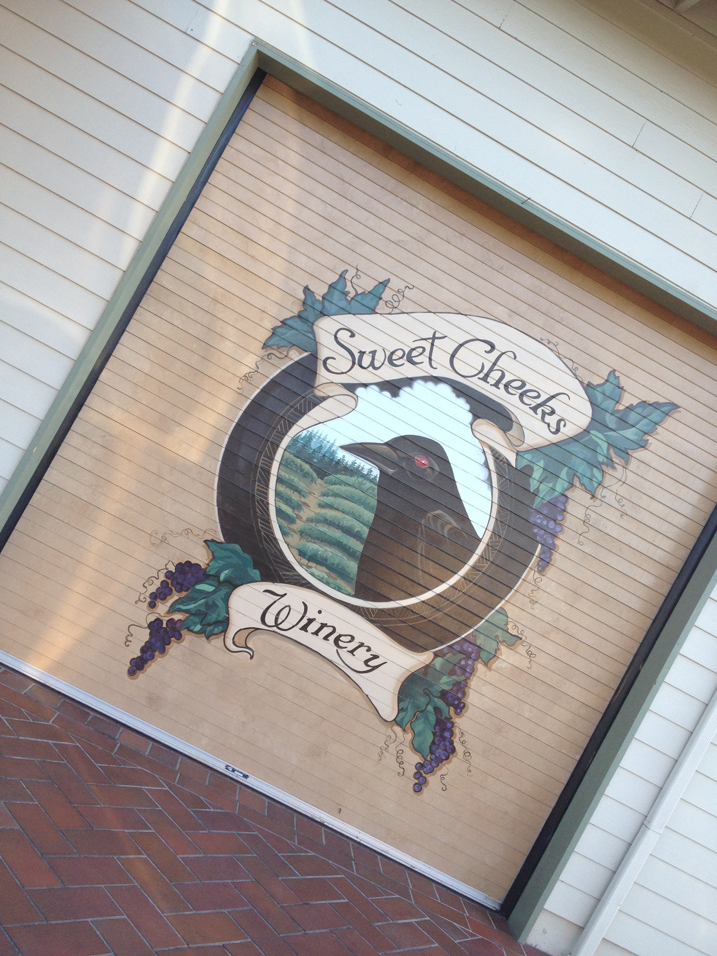 In The Glass: Sweet Cheeks Pinot Gris 2009