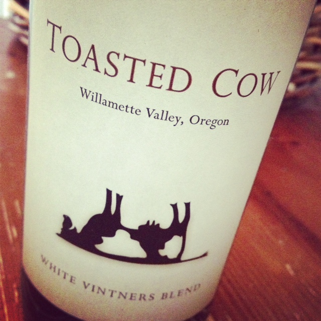 In The Glass: Oak Knoll Toasted Cow White Vintner’s Blend